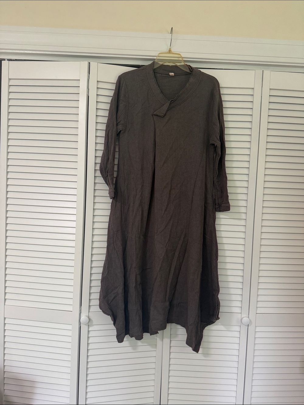 Relaxed Midi Dress in Gray